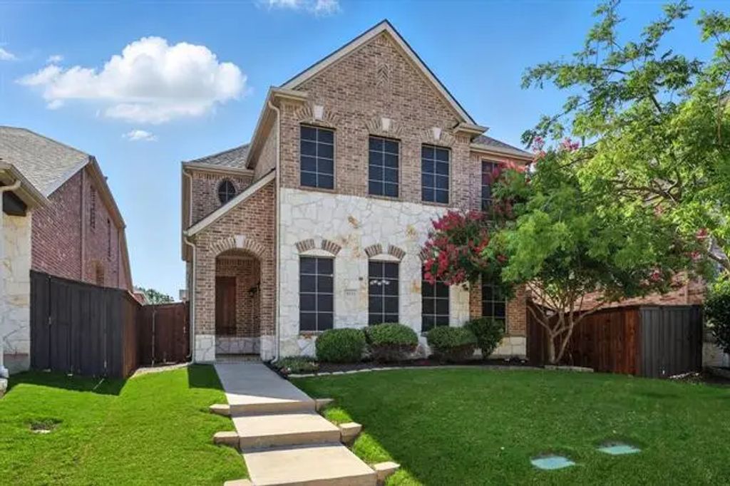 1532 Barksdale Drive, Lewisville