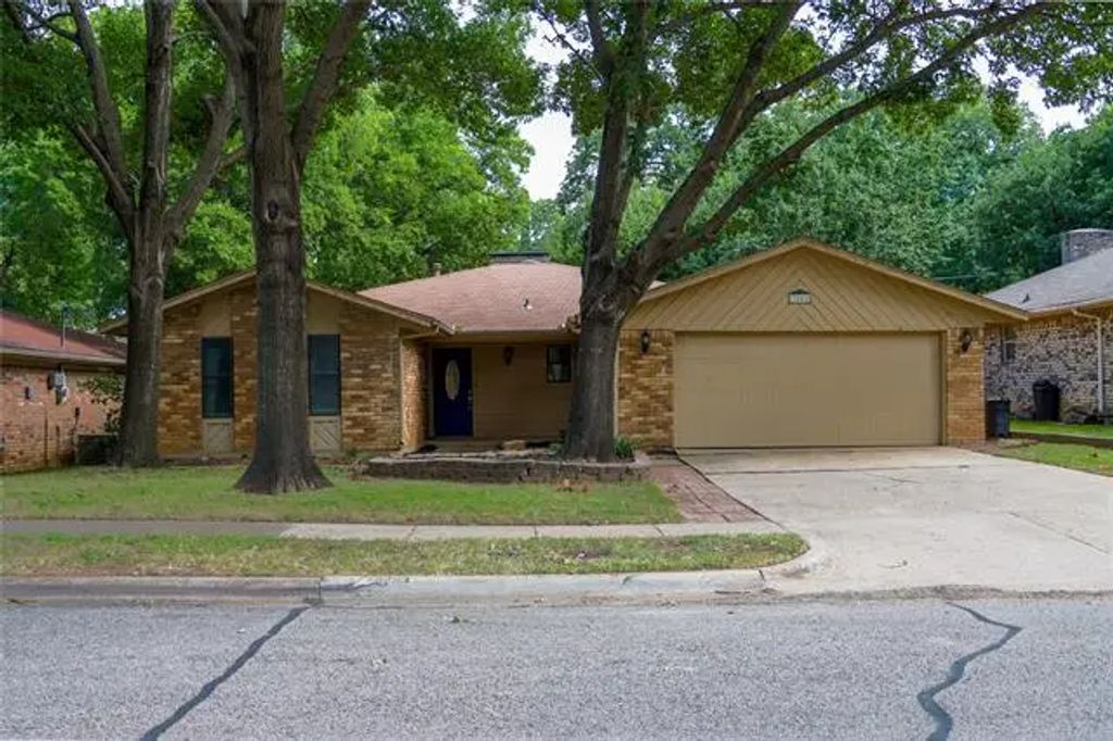 3842 Double Tree Trail, Irving
