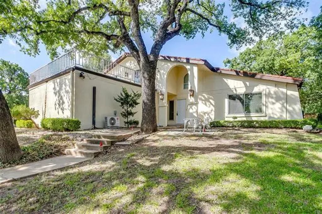 101 Valley View Court, Azle
