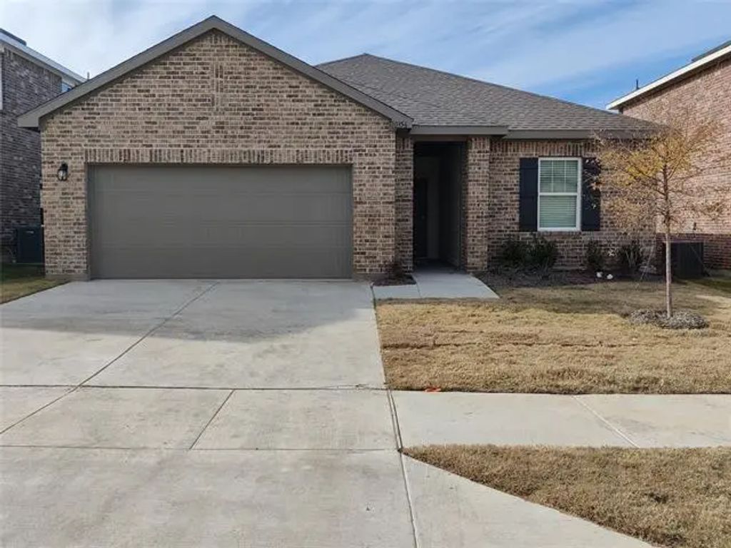 10356 Holycross Lane, Fort Worth