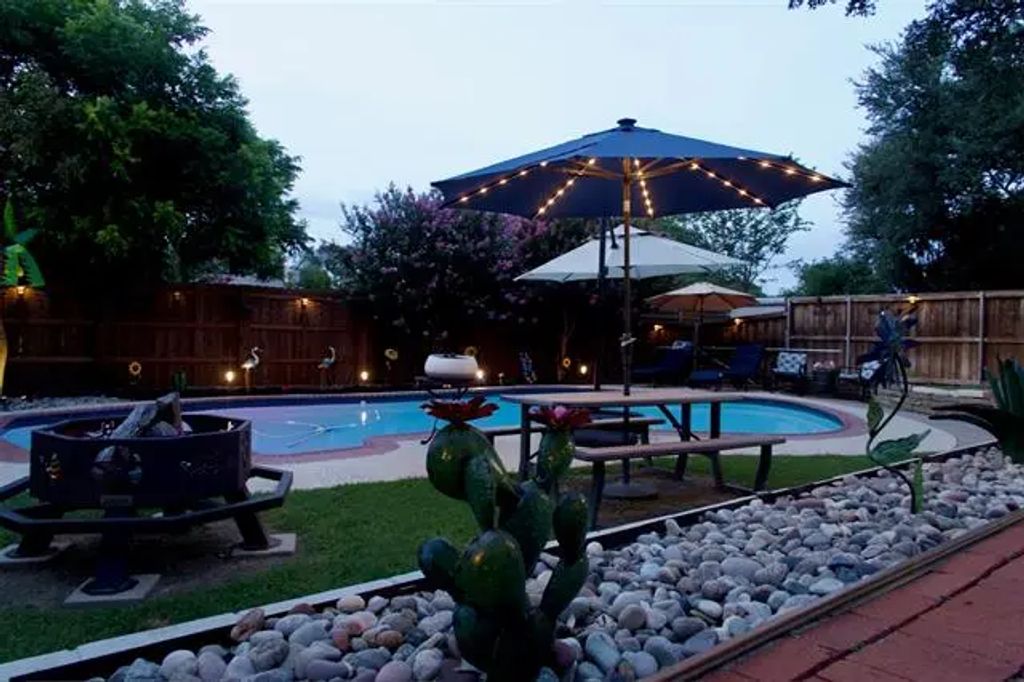4420 Foxfire Way, Fort Worth