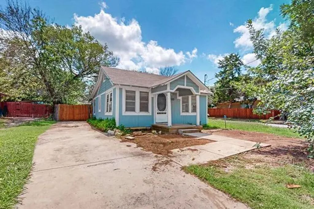 510 N Bradshaw Street, Denton