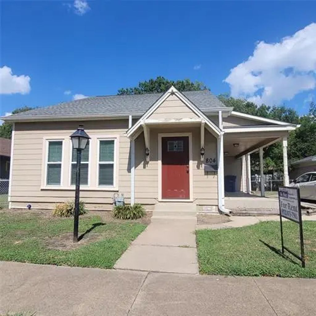 804 N Mckinney Street, Ennis