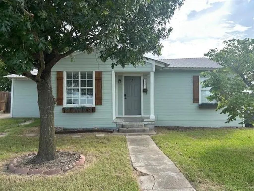 1351 S State Highway 205, McLendon Chisholm