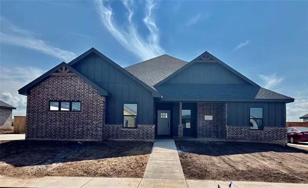 137 Blackhawk Road, Abilene