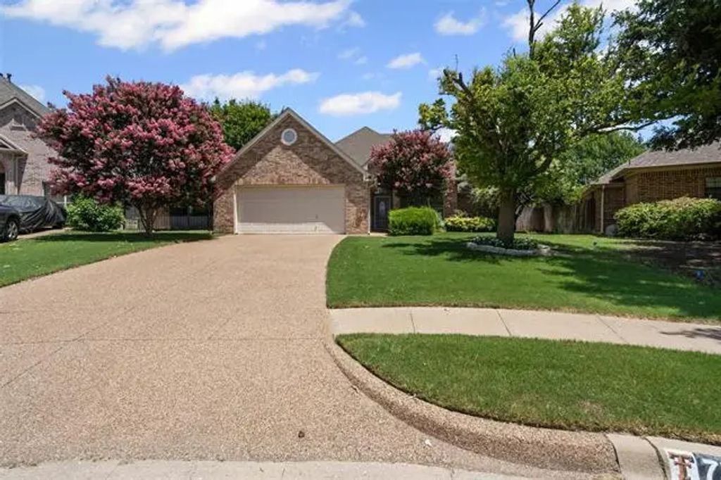7501 Bunker Court, Benbrook