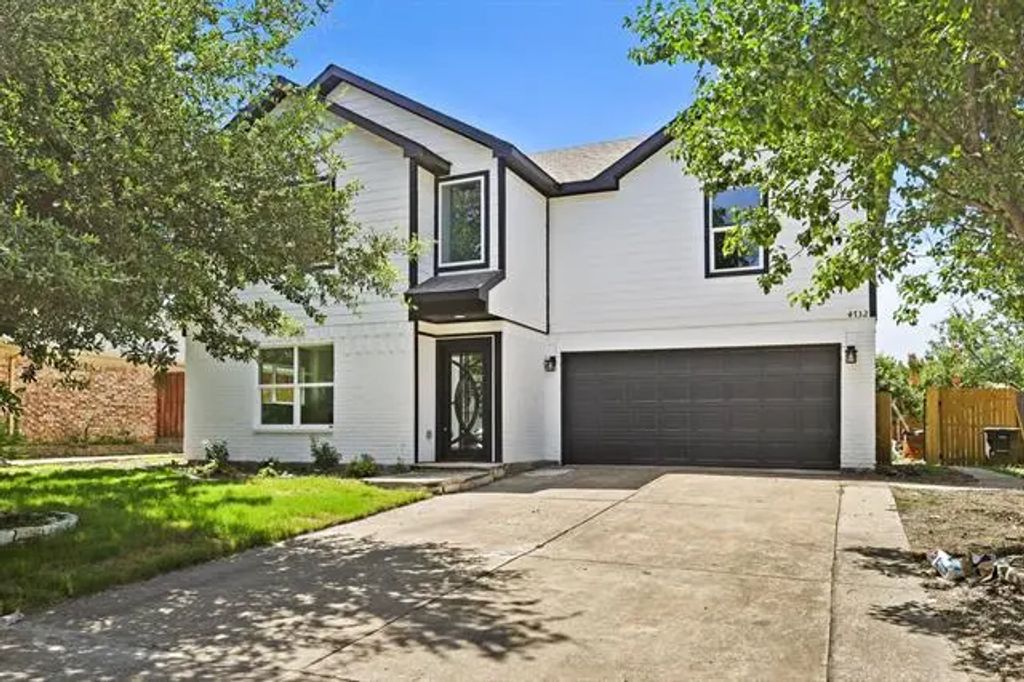 4732 Moss Rose Drive, Fort Worth