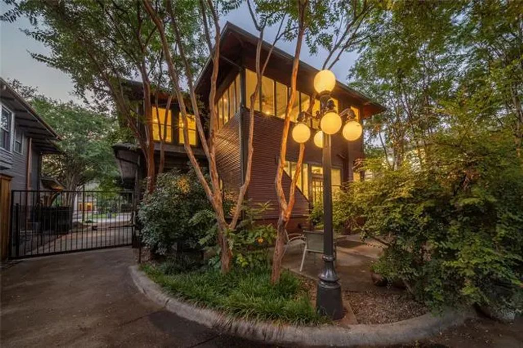 4806 Gaston Avenue, Dallas