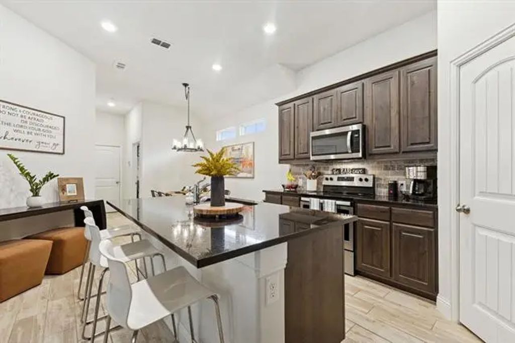 3504 Peterborough Mews, Dallas