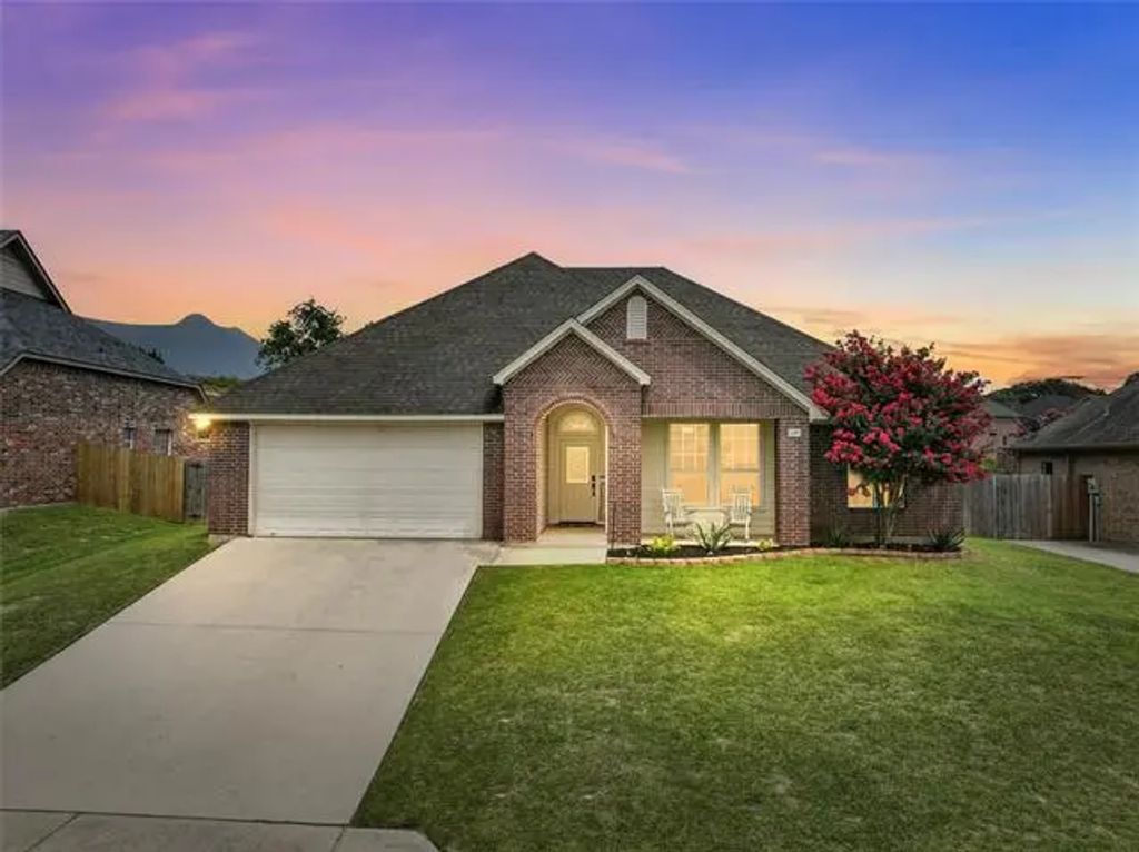 145 Redbud Lane, Weatherford