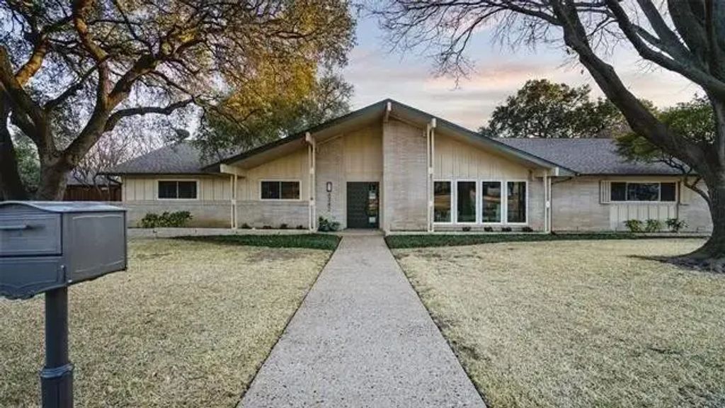 4342 Boca Bay Drive, Dallas