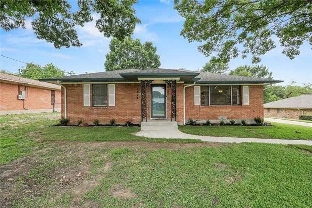 1508 Ross Avenue, Carrollton