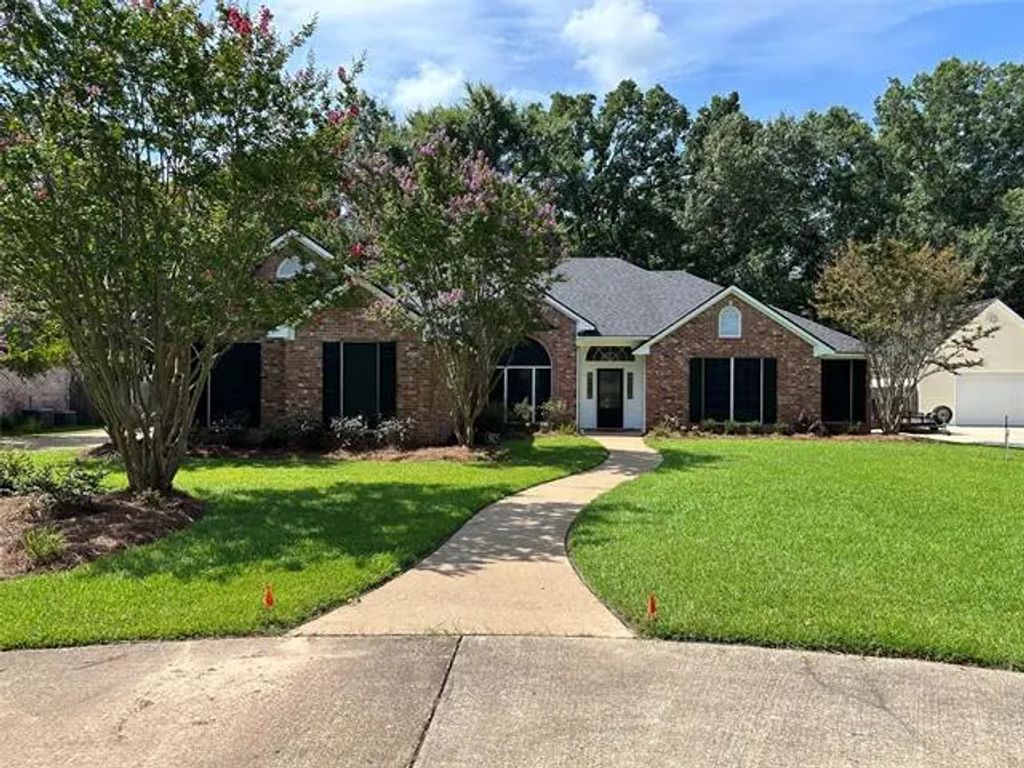 5025 Willow Chase Drive, Benton