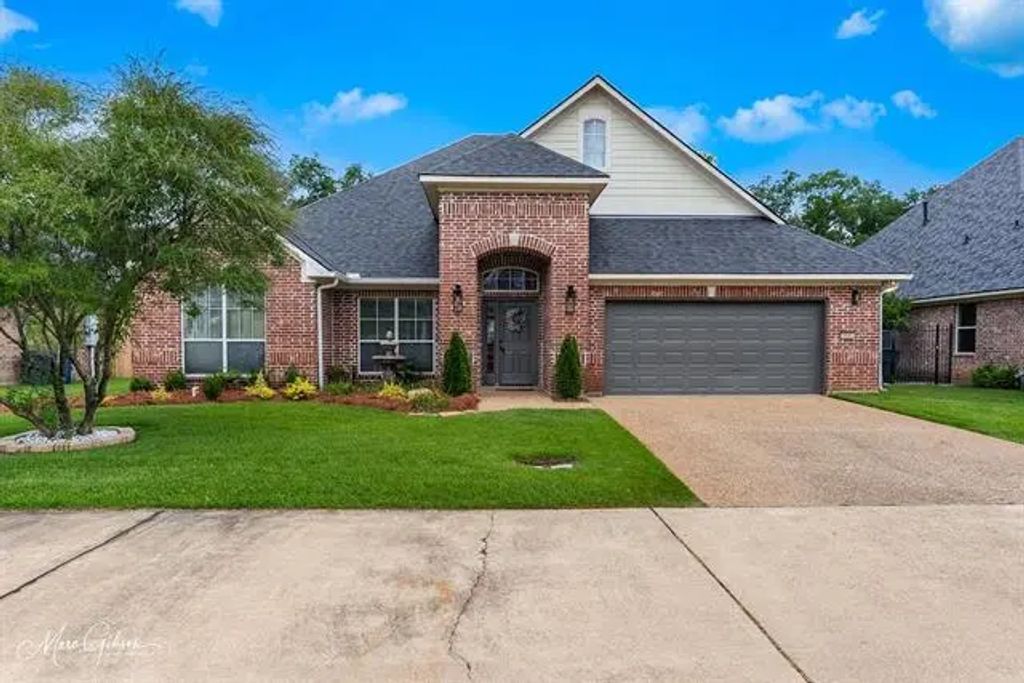 8062 Captain Mary Miller Drive, Shreveport