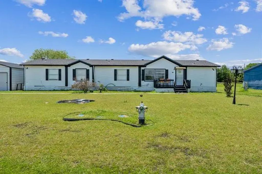 129 Eagle Ridge Drive, Waxahachie