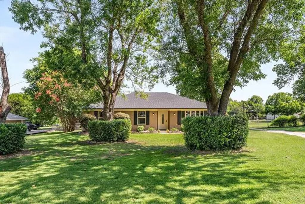849 Twin Oaks Drive, Wylie