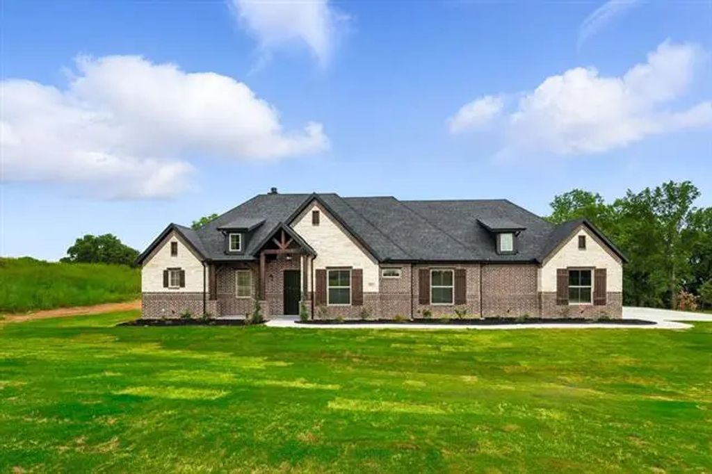 112 County Road 4867, Azle