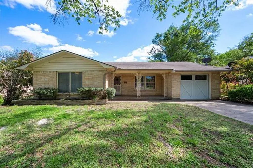 2903 College Circle, Corsicana