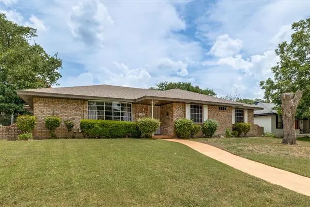 5420 Spruce View Drive, Dallas