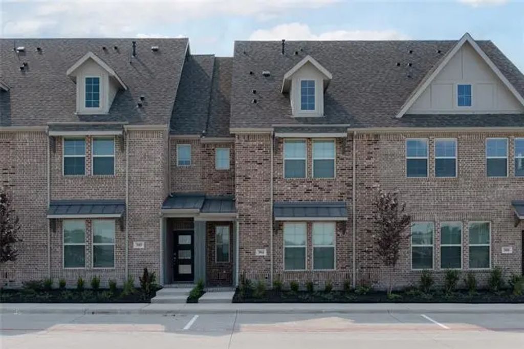 384 Greenhouse Drive, Plano