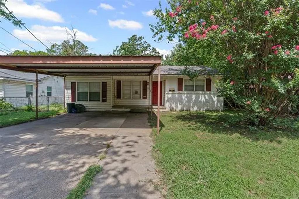 608 N Wood Street, Cleburne