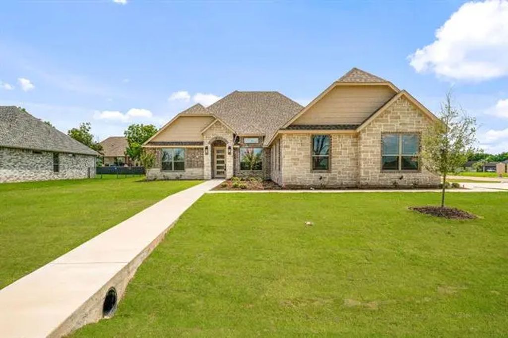 3701 Tremont Lane, Granbury