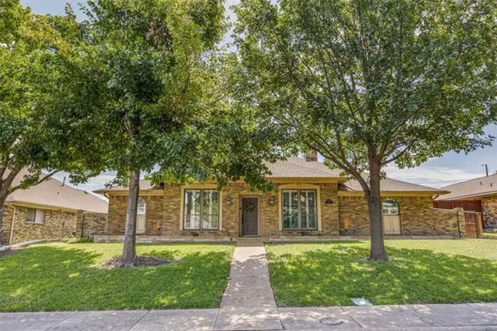 9206 Dove Meadow Drive, Dallas