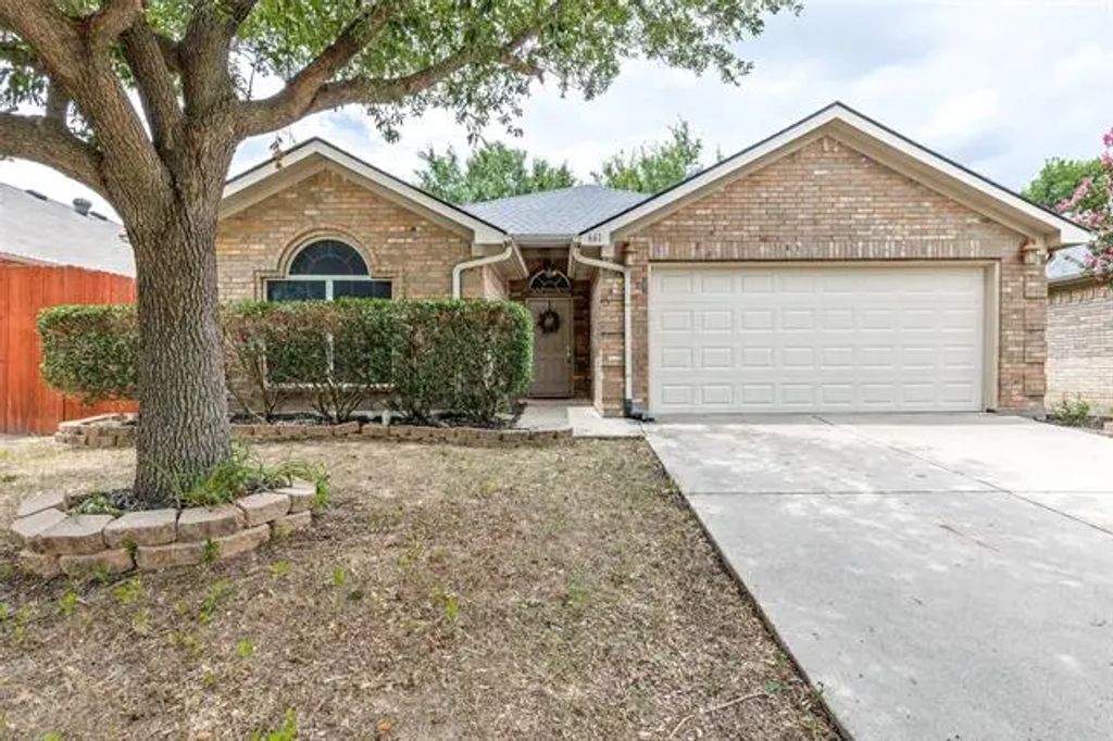 661 Mistymoor Lane, Fort Worth