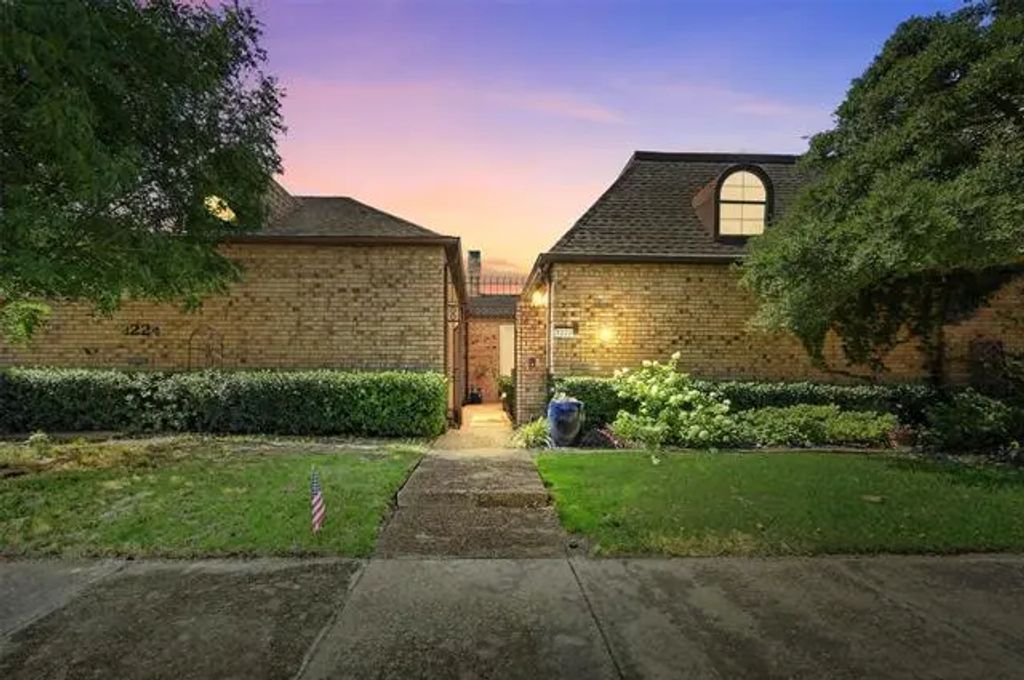 3222 Stonehenge Lane, Carrollton