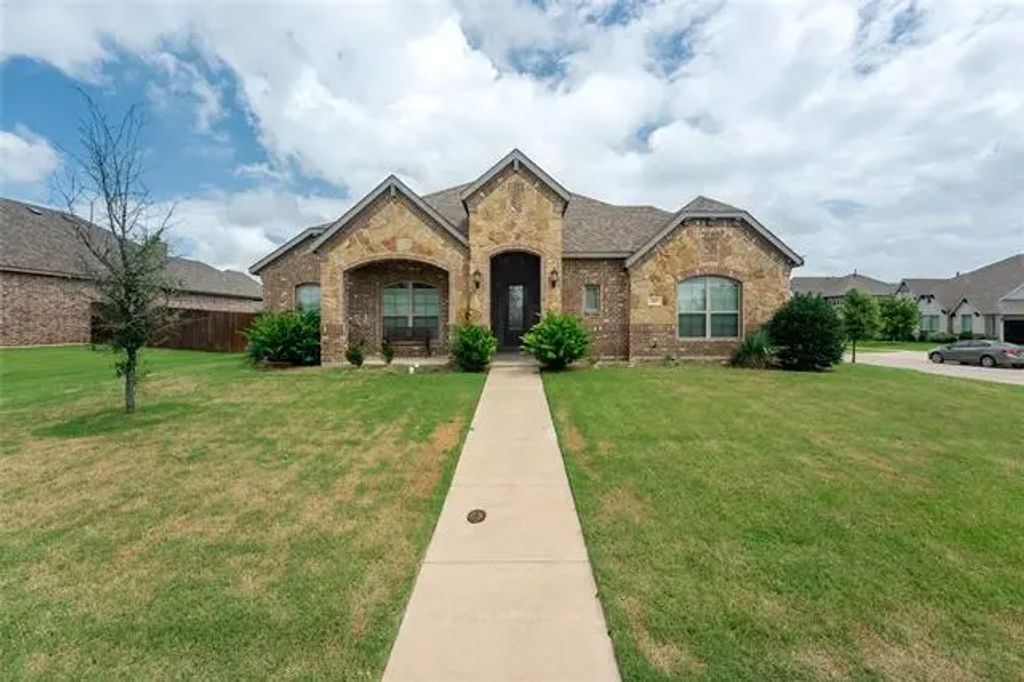 483 S Hill Drive, Waxahachie