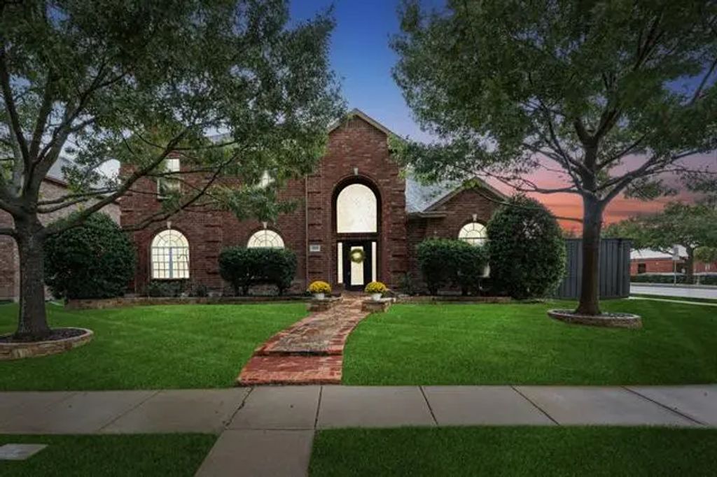 1300 Charleston Drive, Allen