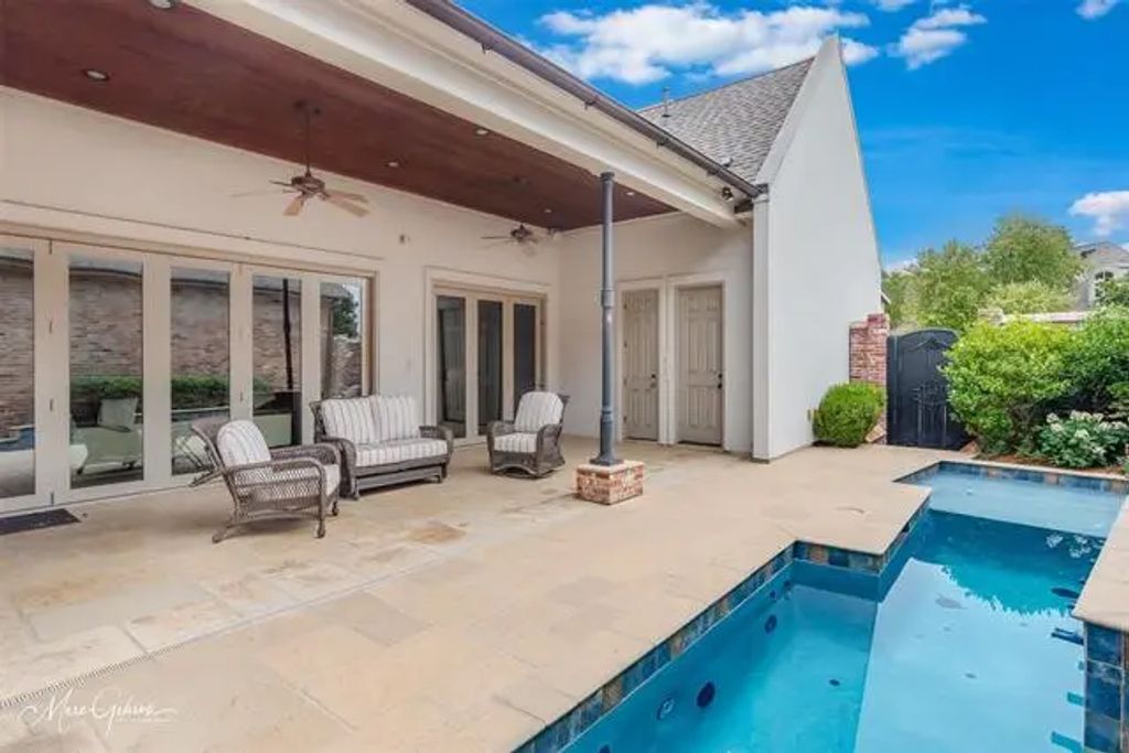 119 Vieux Carre, Bossier City