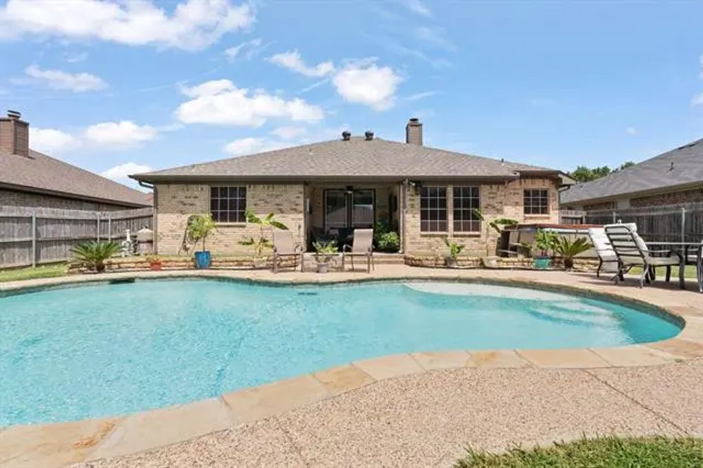 1017 Winepress Road, Burleson