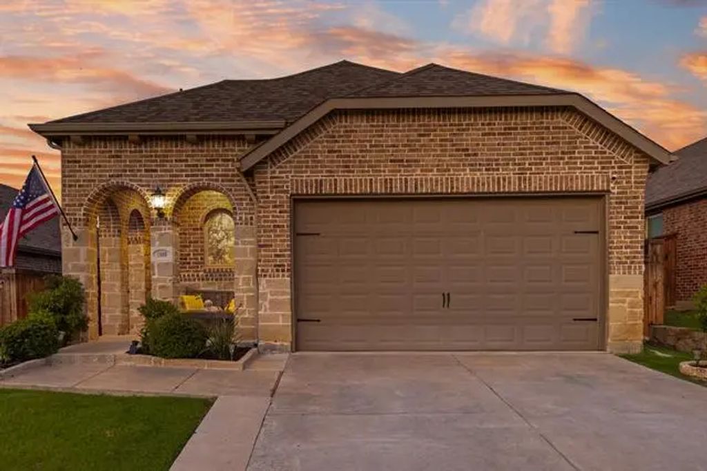 1008 Shire Drive, Aubrey