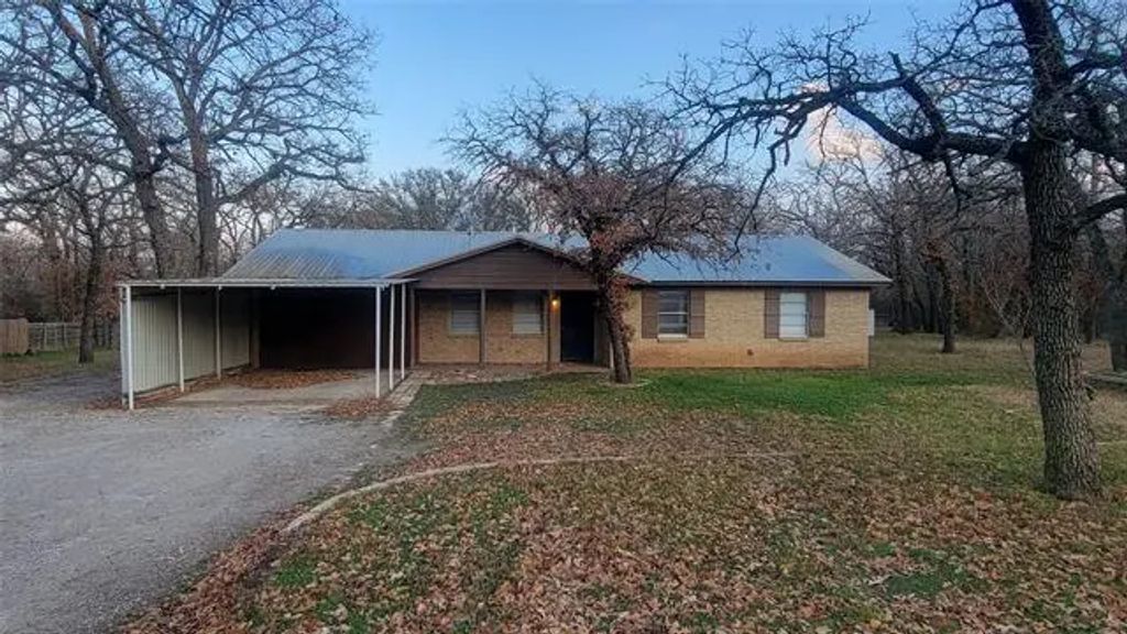 105 Granada Drive, Weatherford