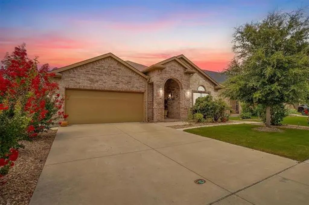 1221 Scott Drive, Weatherford