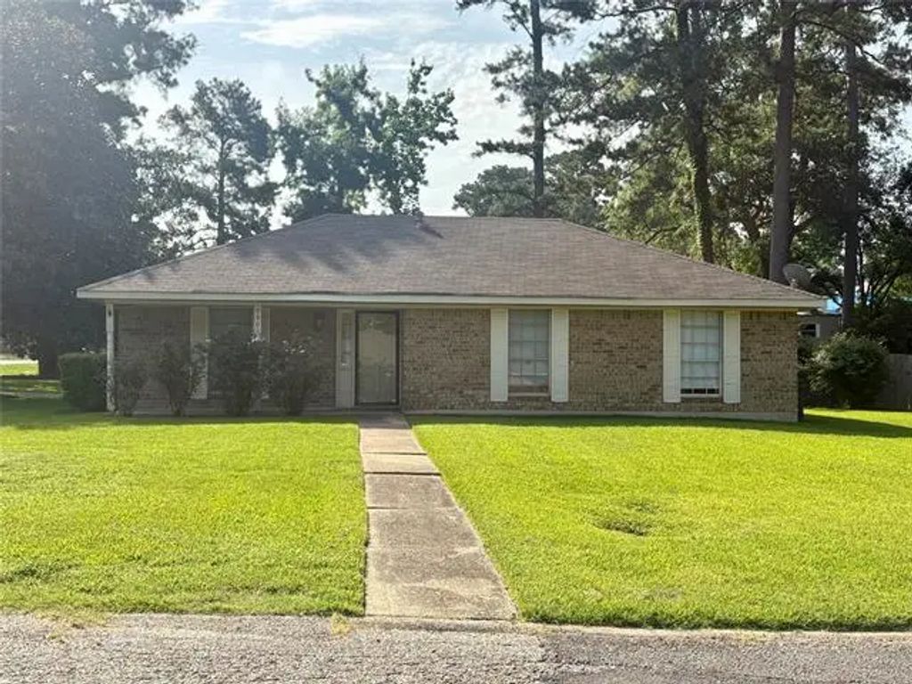 9401 Pitch Pine Drive, Shreveport