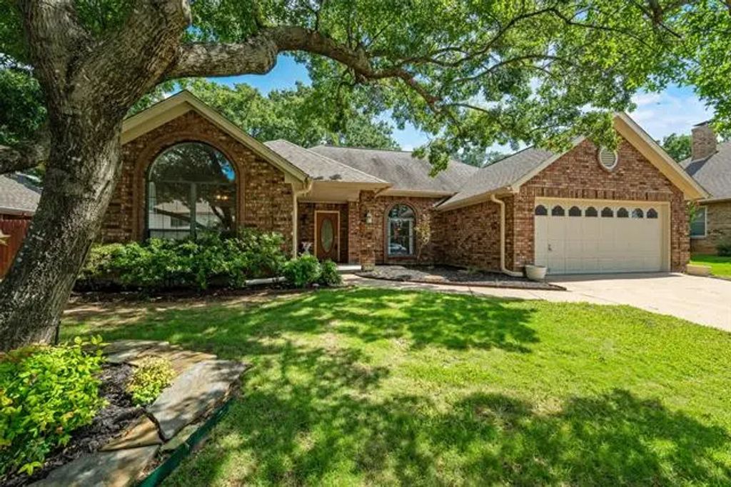 6890 Rolling Ridge Drive, North Richland Hills