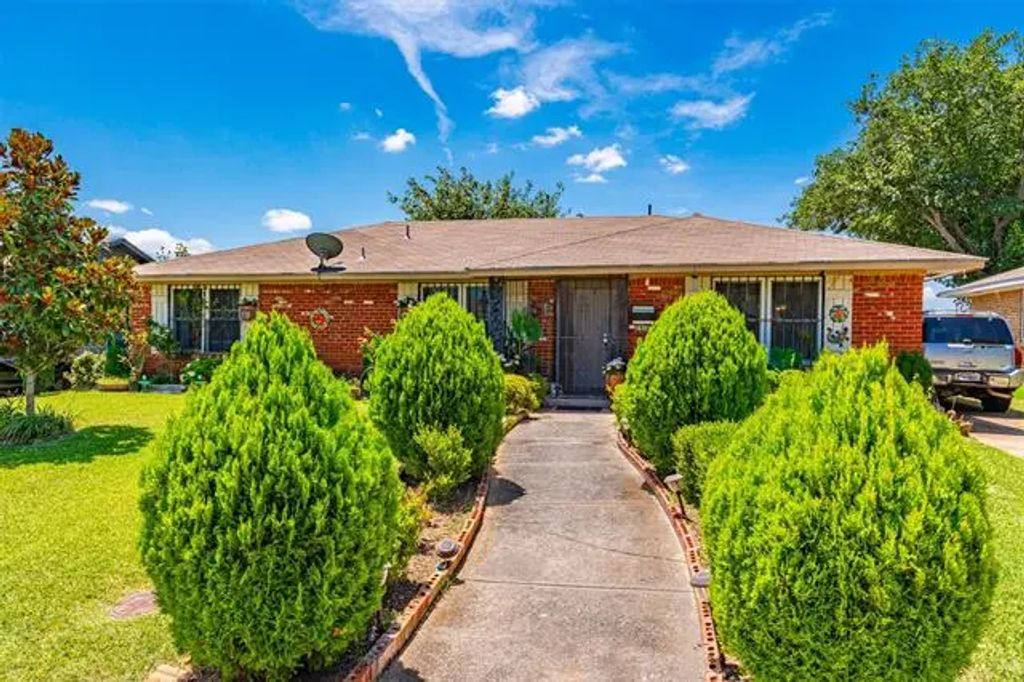 1910 Dolores Way, Dallas