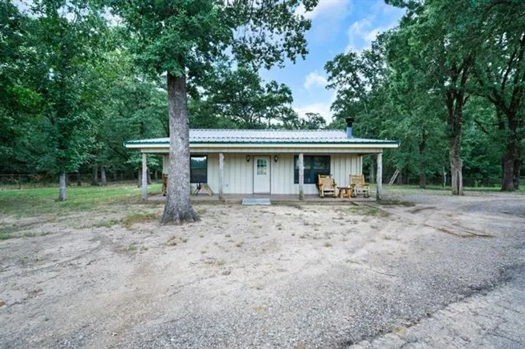 537 County Road 4508, Sulphur Springs