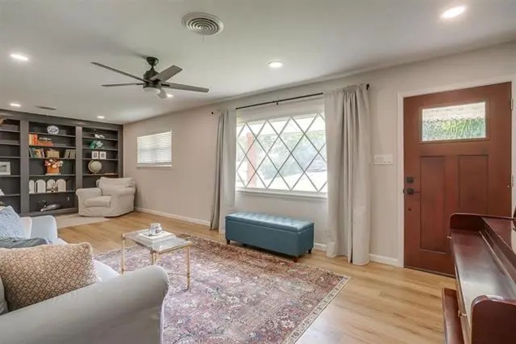 5532 Wonder Drive, Fort Worth