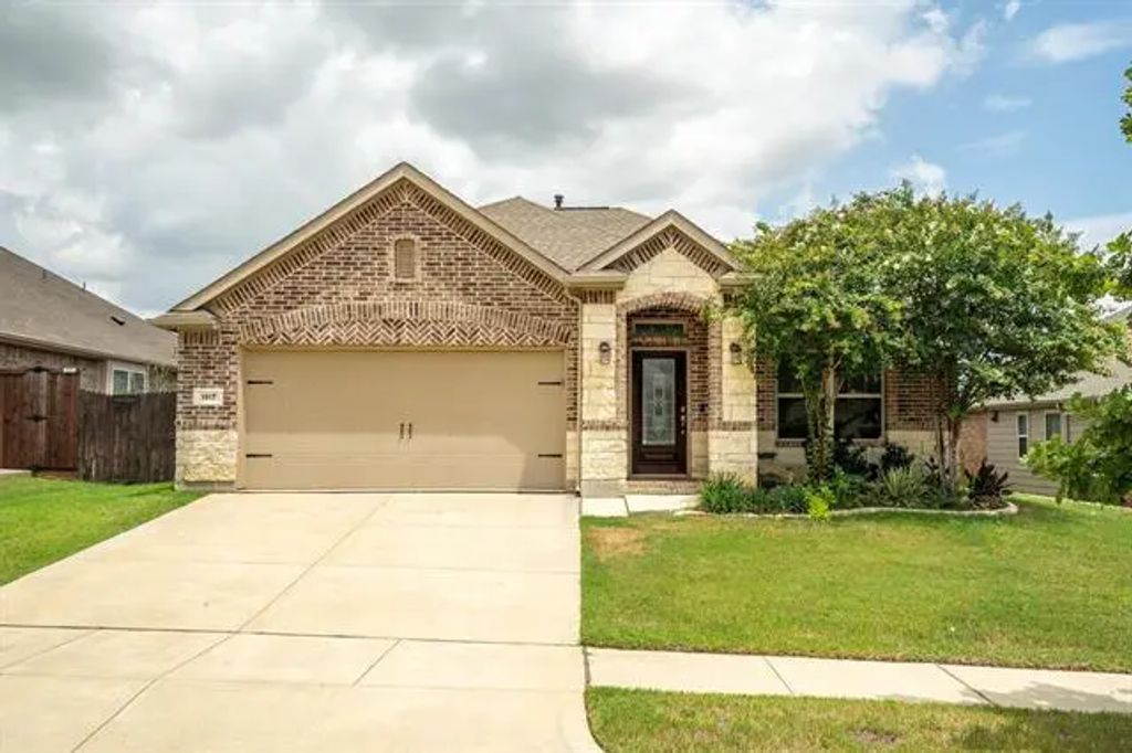 1917 Sapphire Street, Denton