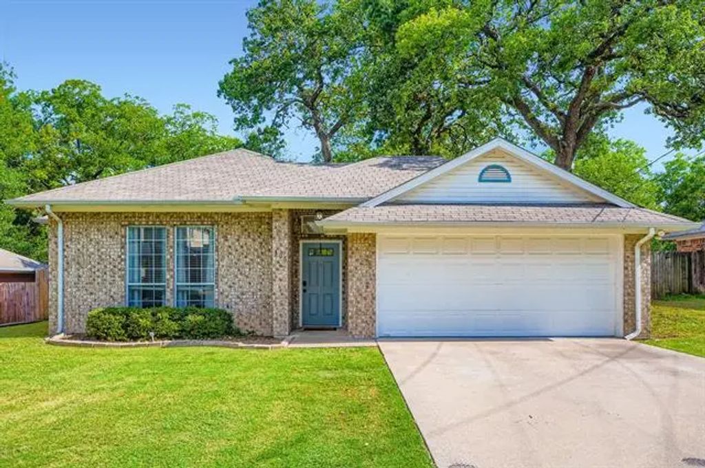 405 W Spring Street, Weatherford