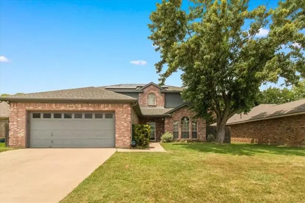 2826 Garden Oaks Place, Grand Prairie