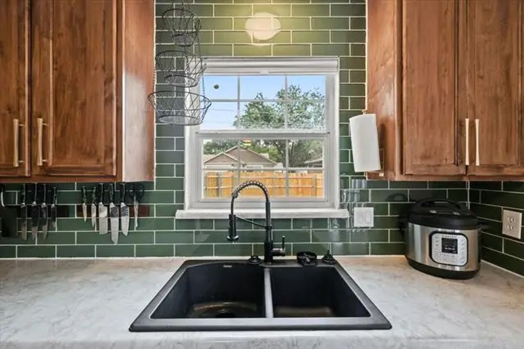 2210 Nantucket Village Circle, Dallas