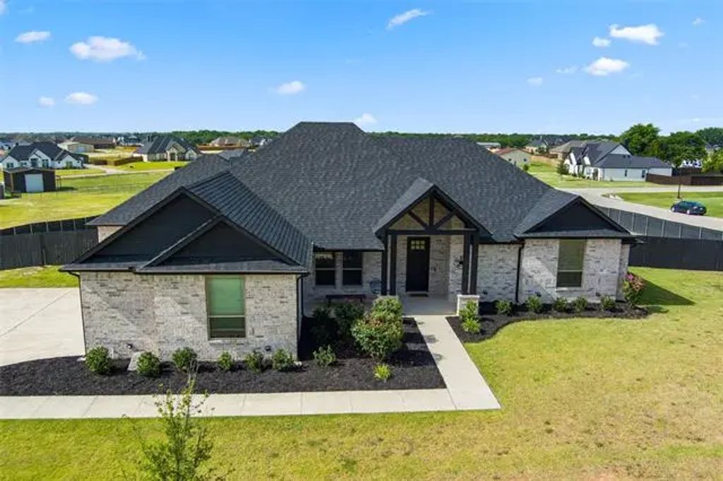 41 Reid Court, Waxahachie