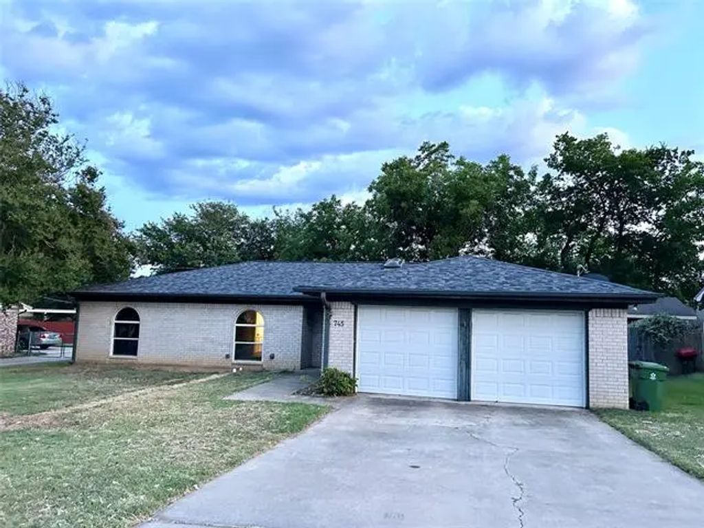 745 Toni Drive, Hurst