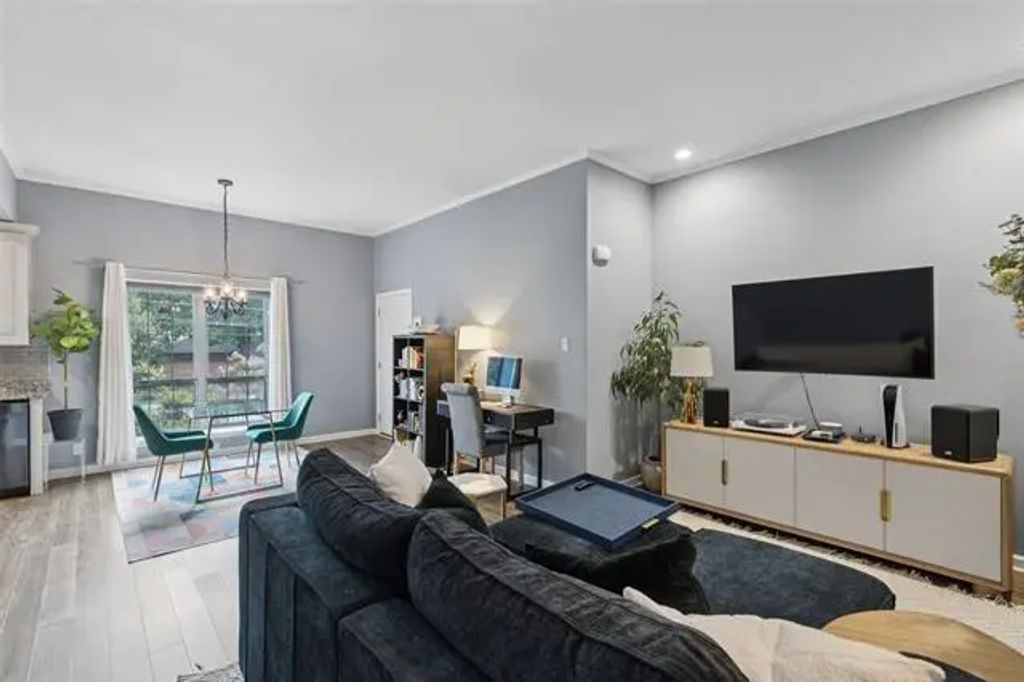 5031 Cedar Springs Road 202, Dallas