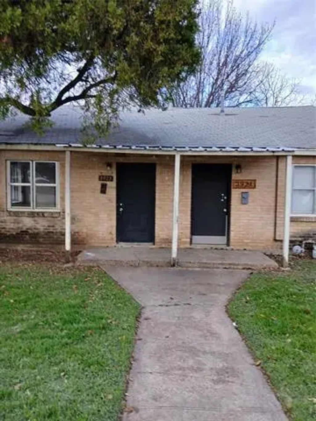 3923 Dismount Street 3923, Dallas