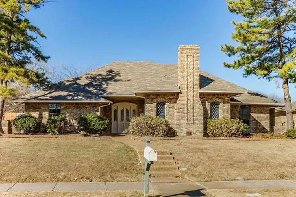 2809 Deep Valley Trail, Plano